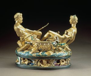 Saltkällare eller Saliera, tillhörande kung Frans I av Frankrike, med en föreställning om jorden och havet som förenas av en kvinnlig jordgudinna och en manlig havsgud, 1540-43 (guld och emalj).
